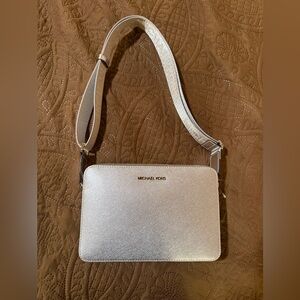 Michael kors silver crossbody jet set